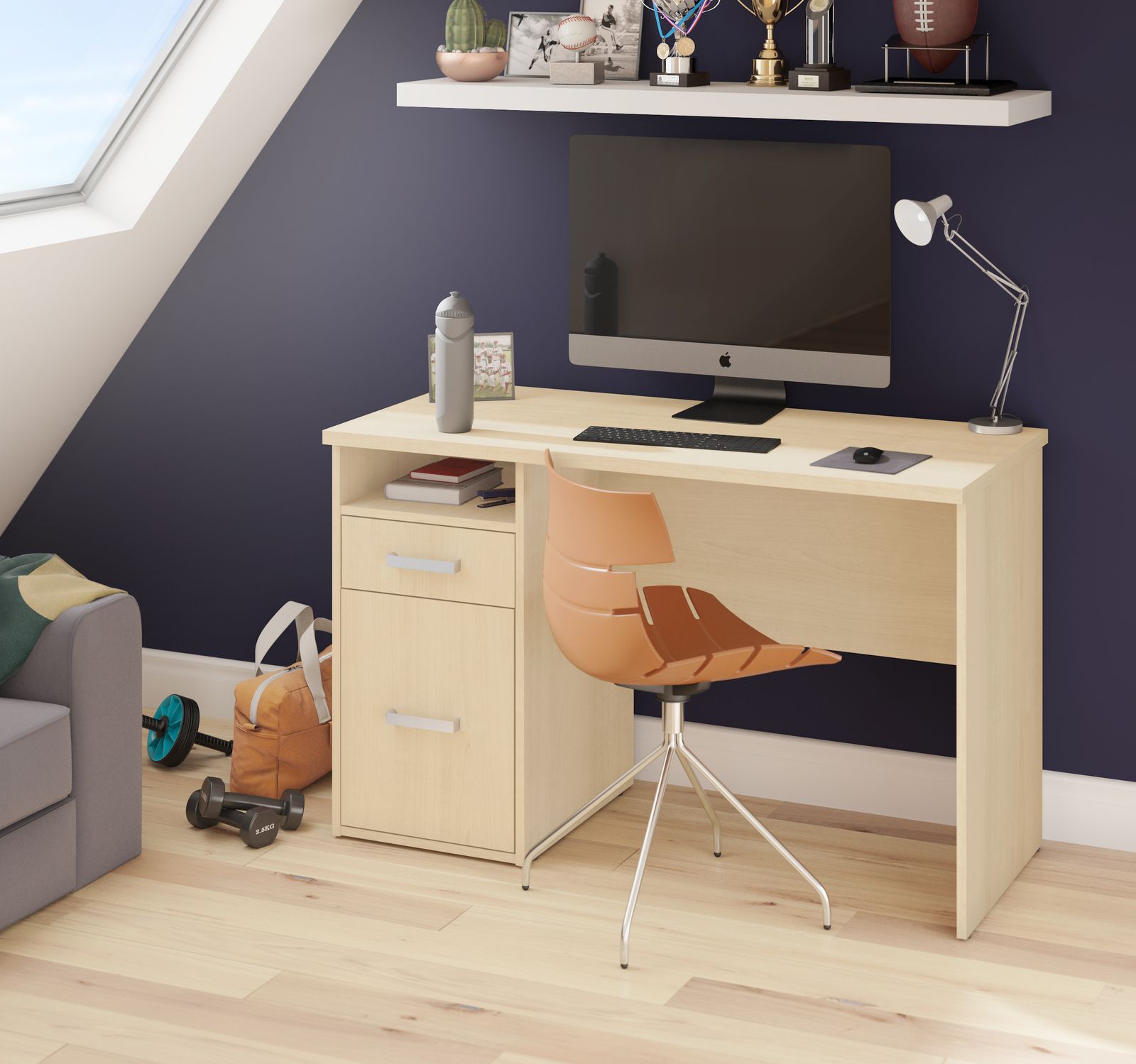 Petit bureau avec mur blue foncé