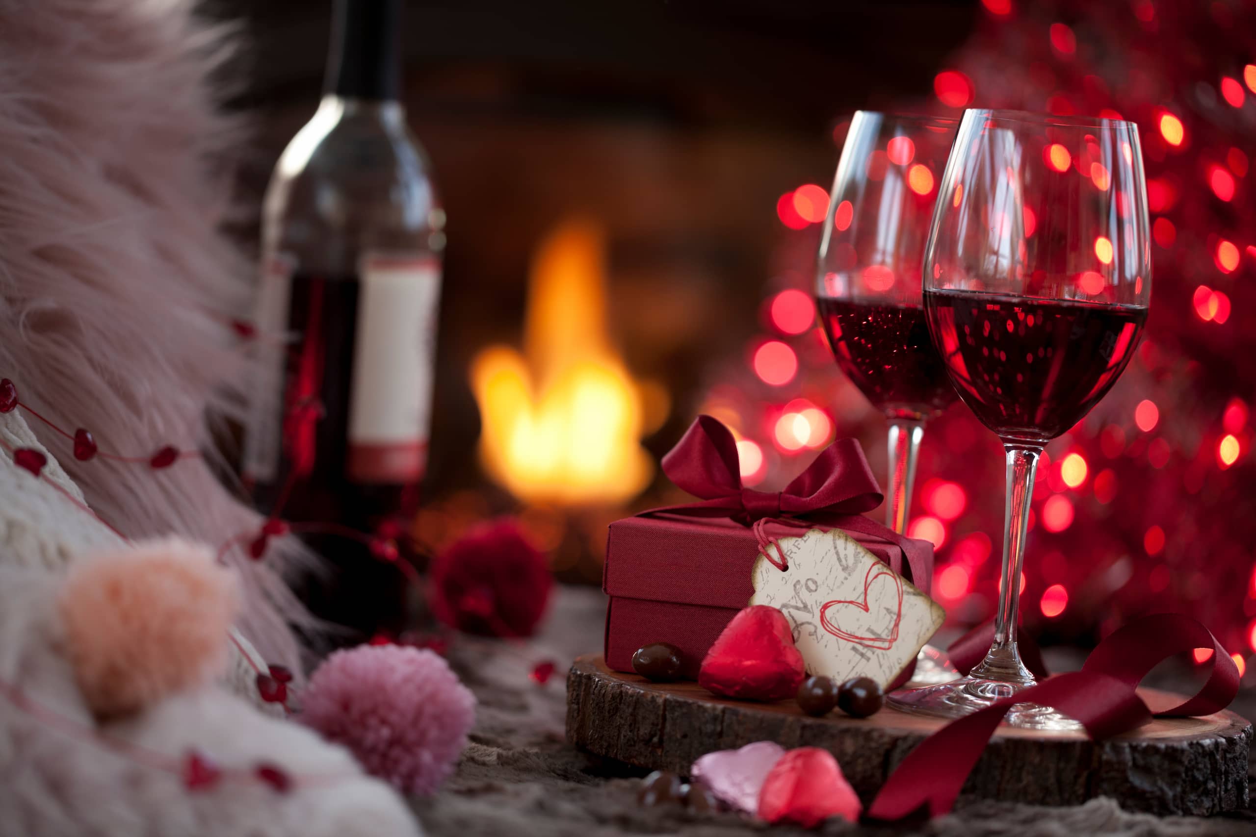 Coupes de vin pour une soirée de Saint-Valentin