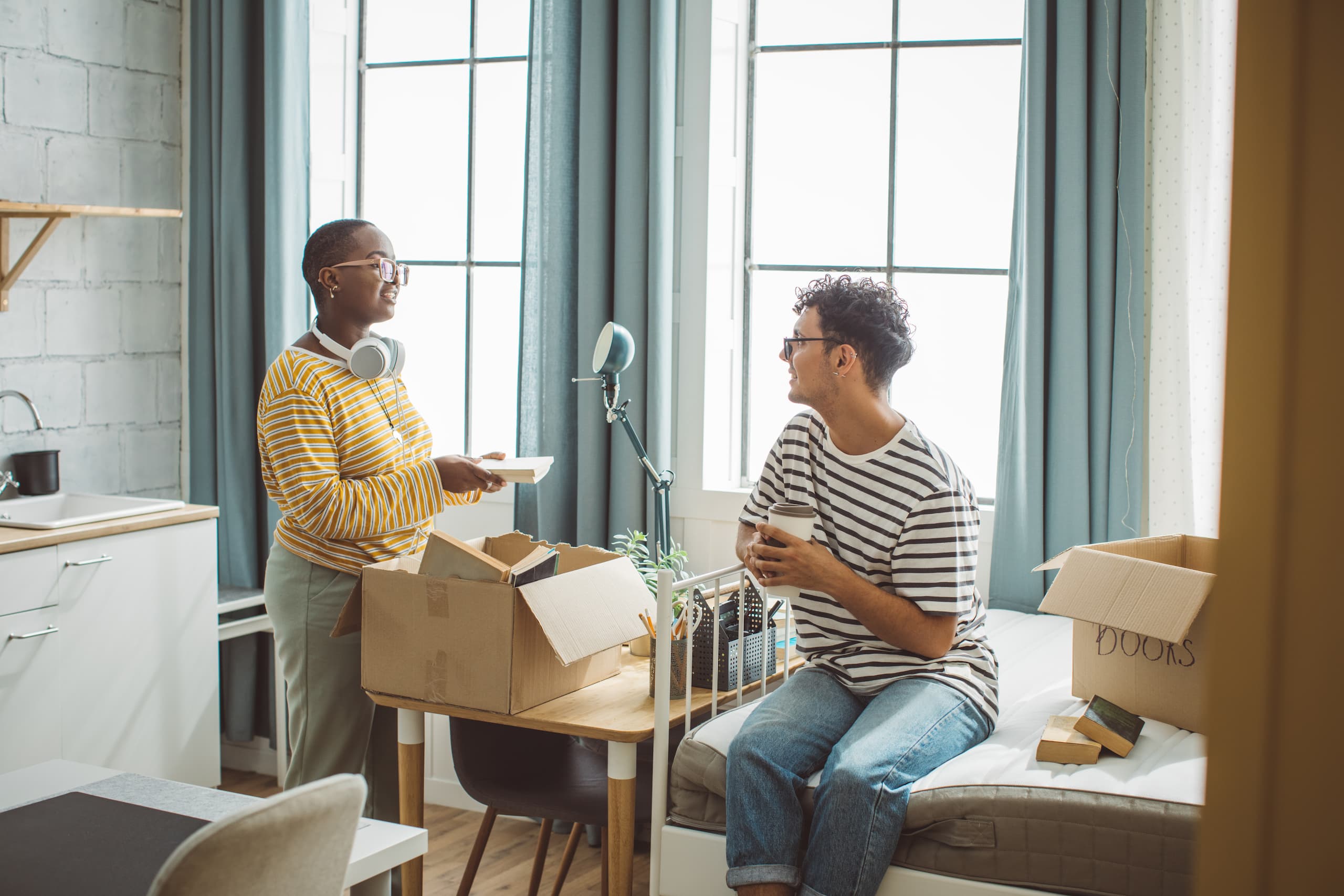 4 Tips for Sharing an Apartment with a Roommate