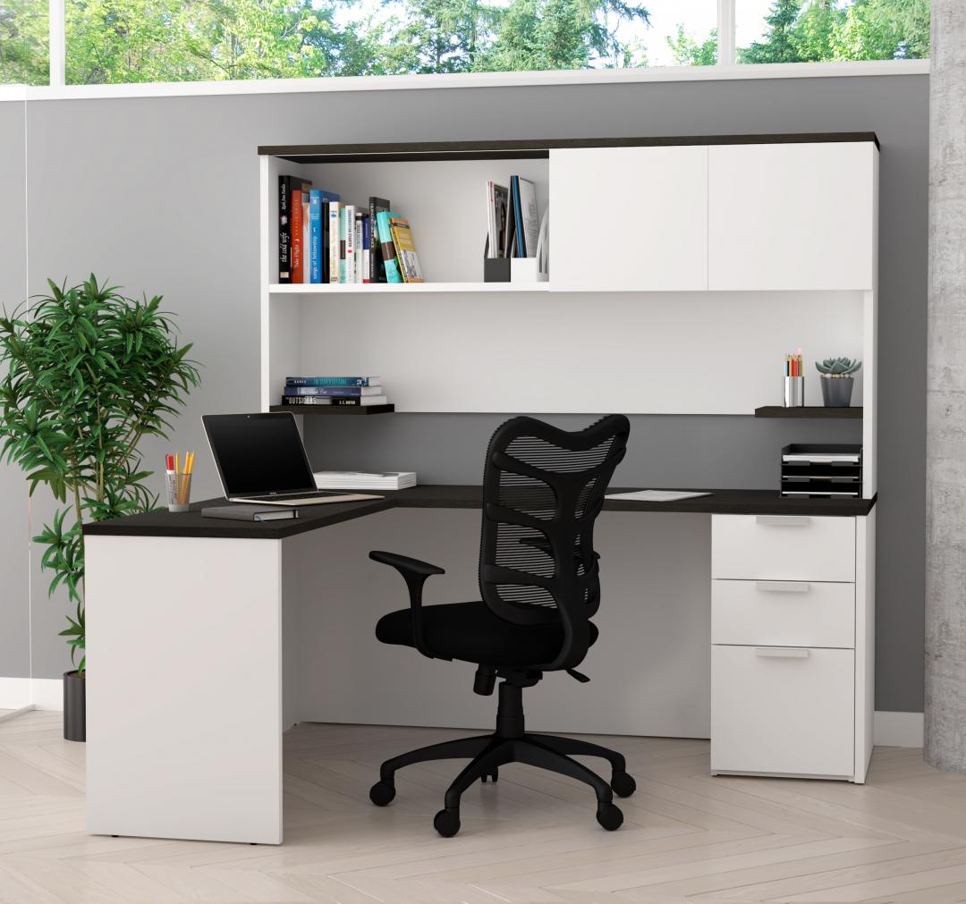 Blanc et gris profond