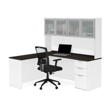 Bureau en L avec caisson et huche munie de portes en verre givré
