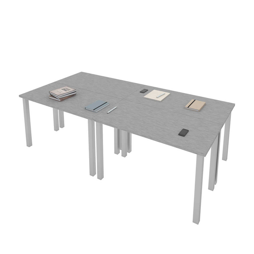 Quatre tables de bureau 48L x 24P avec pattes carrées en métal